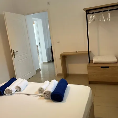Seawave Villas, By Hellocrete Villa