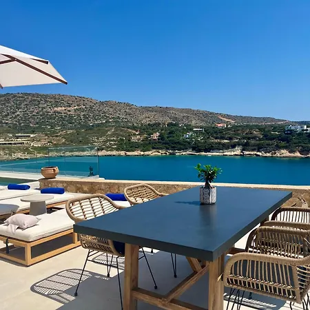 Seawave Villas, By Hellocrete Hanya
