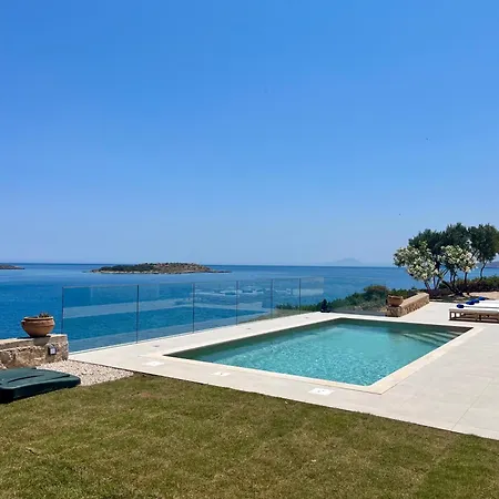 Seawave Villas, By Hellocrete Hanya