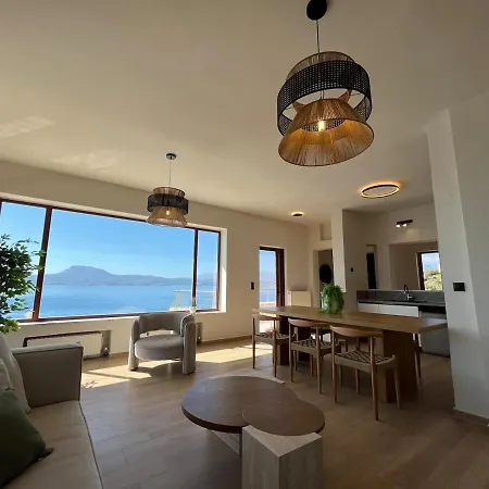 Seawave Villas, By Hellocrete * Hanya