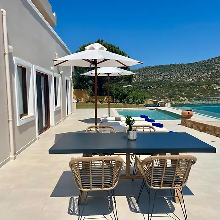 Seawave Villas, By Hellocrete